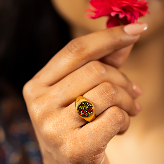 Nebula Ring black opal yellow gold hand model