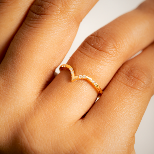 Phoibe Ring stackable lab diamond yellow Gold hand model